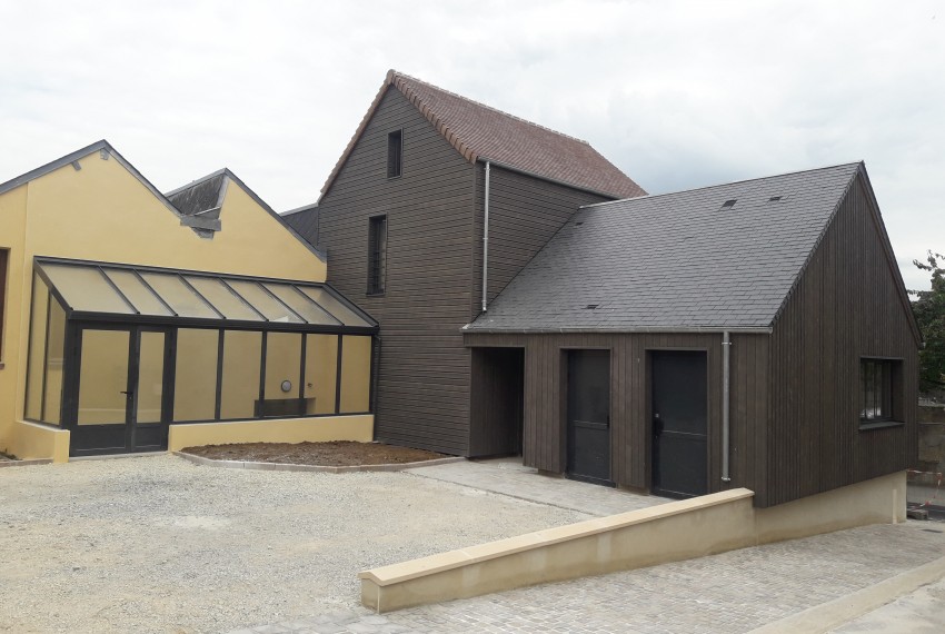 Tourouvre au Perche (61), extension. Fondations, dalle port&eacute;e, &eacute;l&eacute;vation en parpaings.